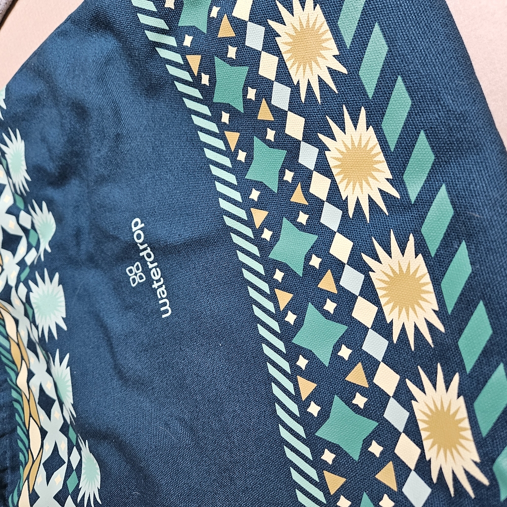 Waterdrop Patterned Drawstring Bag 2023 - Picture 2 of 4